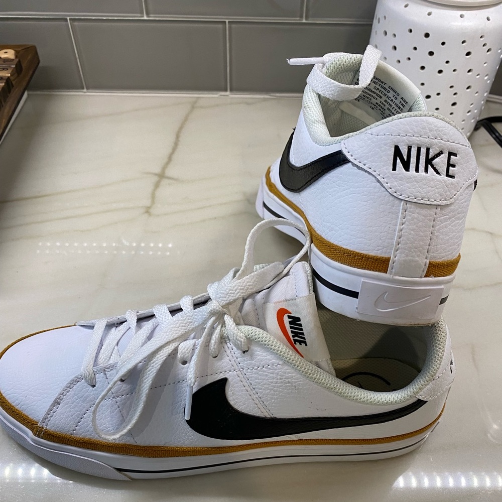 Men’s/Women’s Nike Court Legacy Next Nature Sneaker!